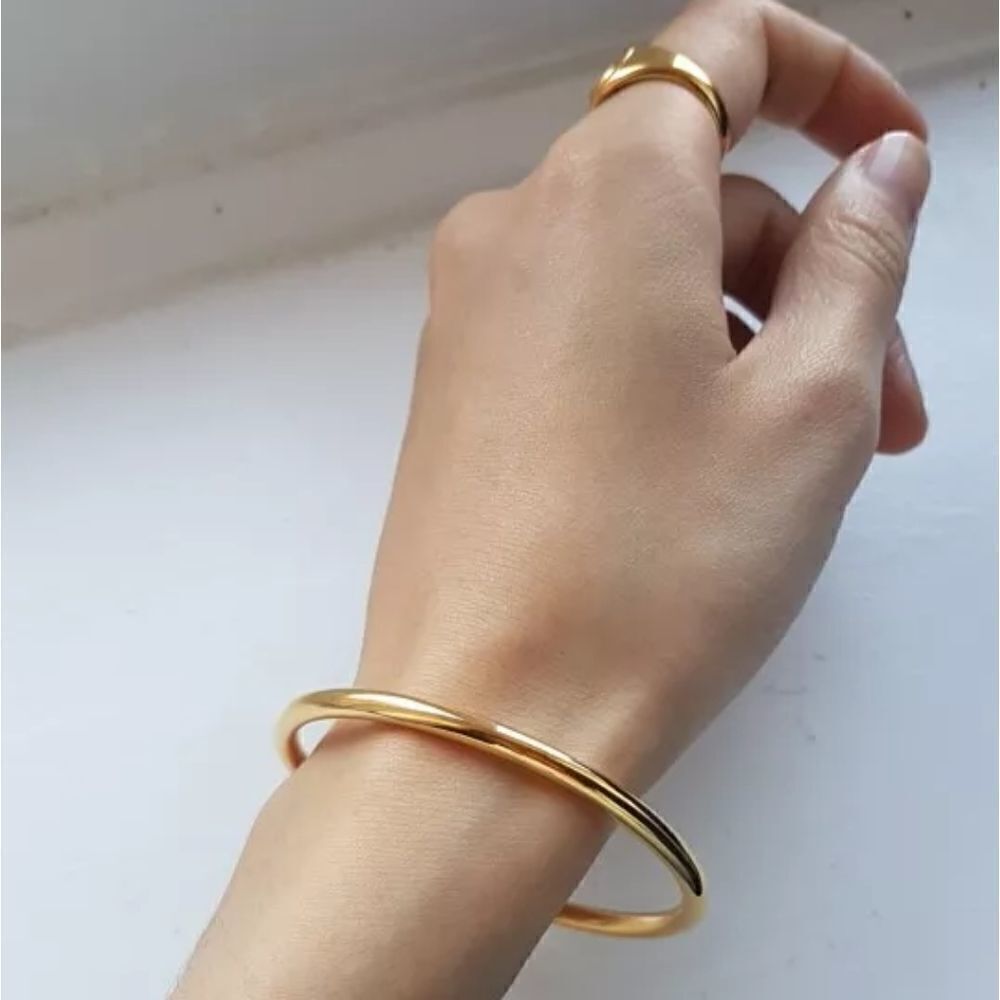 🌟 Luxury 18k Gold-Filled Round Bangle Bracelet 🌟 - Picture 5 of 8